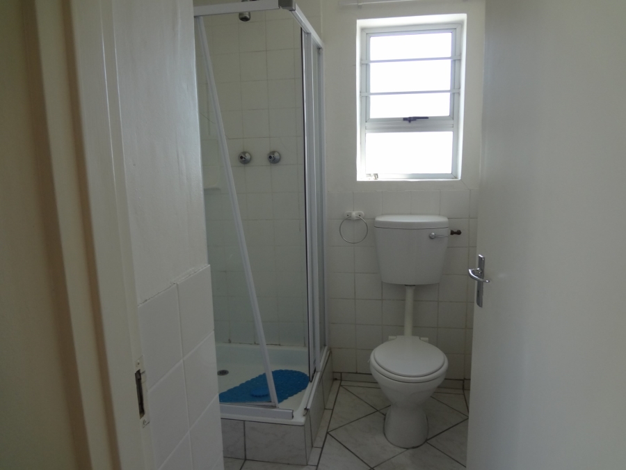 To Let 1 Bedroom Property for Rent in Humewood Eastern Cape